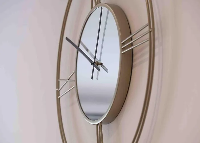 Riverside House Apartment